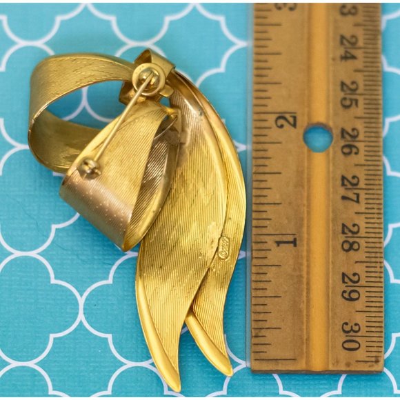 Vintage Ribbon Elven Leaves Gold Tone Brooch by Coro - R35 - Picture 3 of 3
